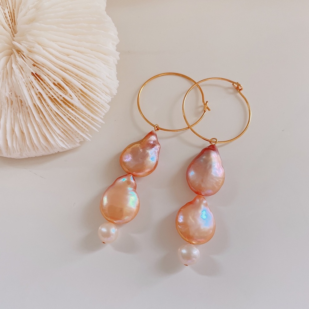 Real Pink peach Drop coin pearl hoop earrings - Picture 5 of 5